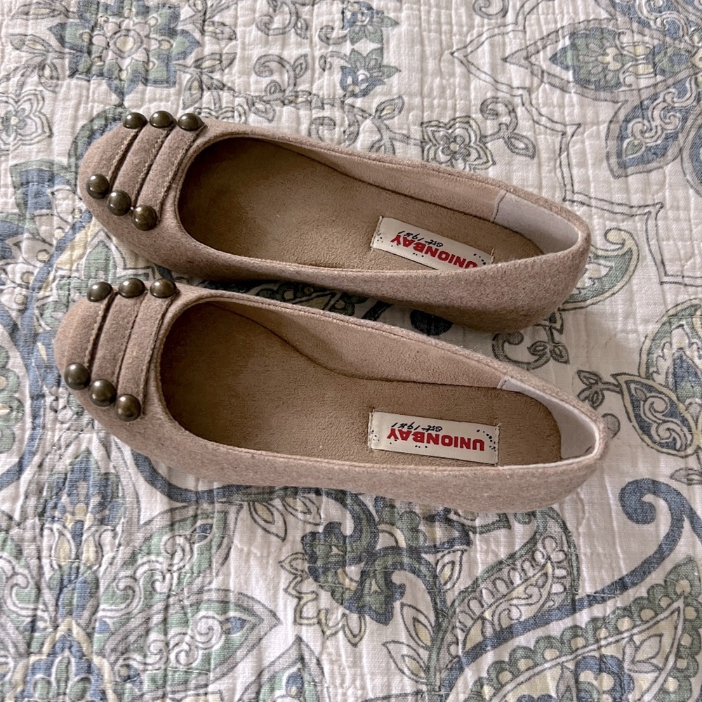 UnionBay Christa flats in mousey brown size 6.